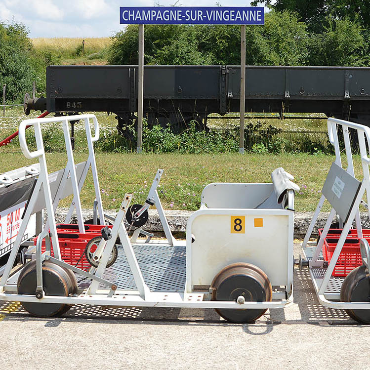 Faites l'expérience du Vélorail à Champagne